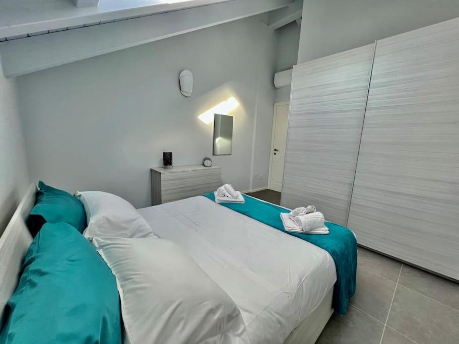 カザーレ・モンフェッラートPrestigioso Attico A Passo Duomo By Revenue Houseアパートメント エクステリア 写真