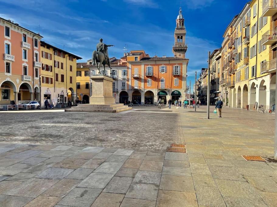 カザーレ・モンフェッラートPrestigioso Attico A Passo Duomo By Revenue Houseアパートメント エクステリア 写真