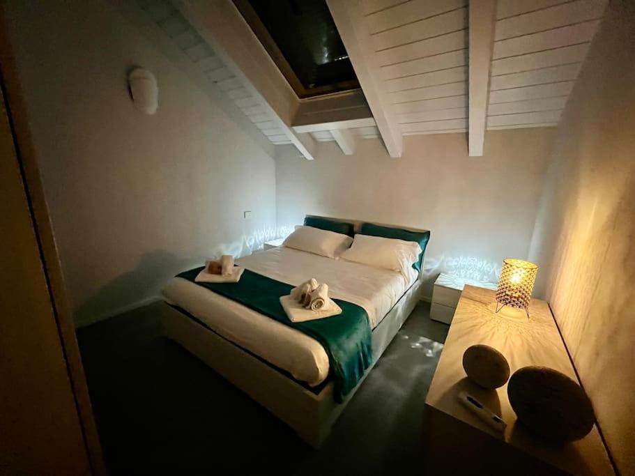 カザーレ・モンフェッラートPrestigioso Attico A Passo Duomo By Revenue Houseアパートメント エクステリア 写真