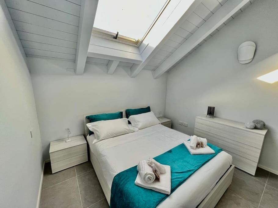 カザーレ・モンフェッラートPrestigioso Attico A Passo Duomo By Revenue Houseアパートメント エクステリア 写真
