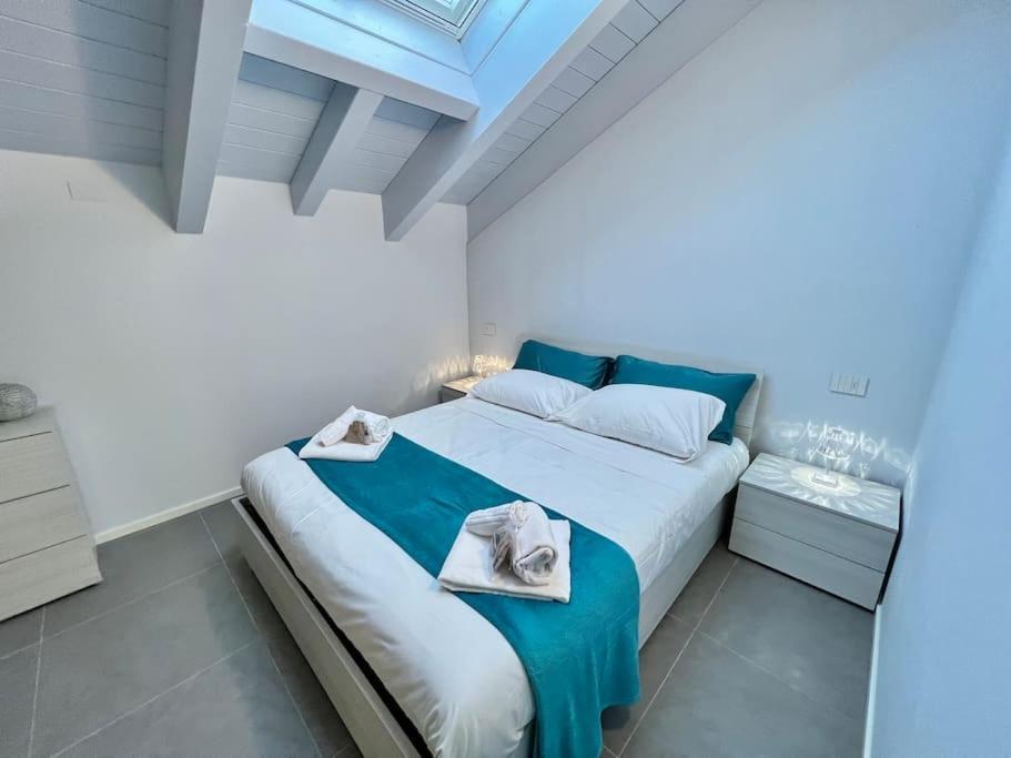 カザーレ・モンフェッラートPrestigioso Attico A Passo Duomo By Revenue Houseアパートメント エクステリア 写真